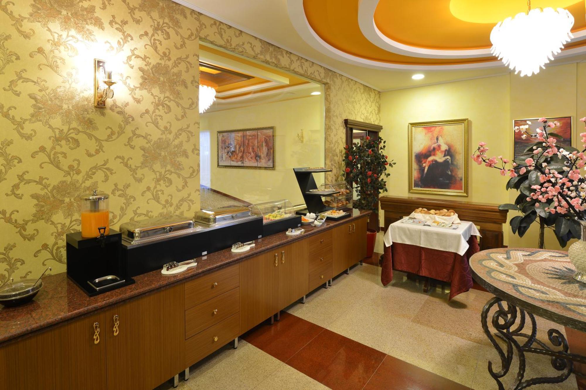 Hotel Austria ติรานา ภายนอก รูปภาพ
