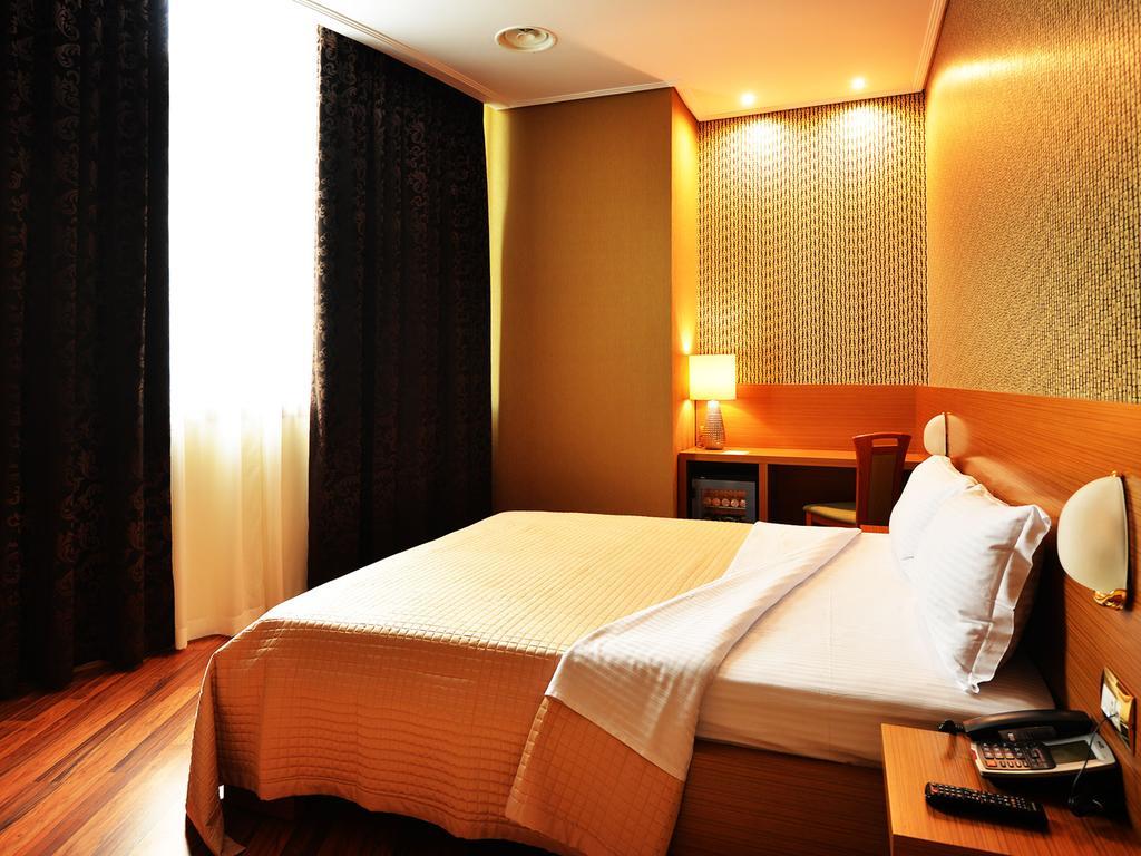 Hotel Austria ติรานา ภายนอก รูปภาพ