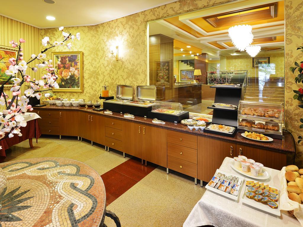 Hotel Austria ติรานา ภายนอก รูปภาพ
