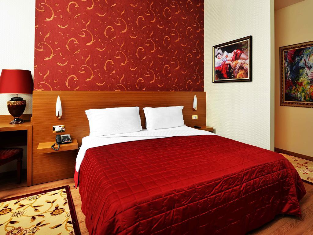 Hotel Austria ติรานา ภายนอก รูปภาพ