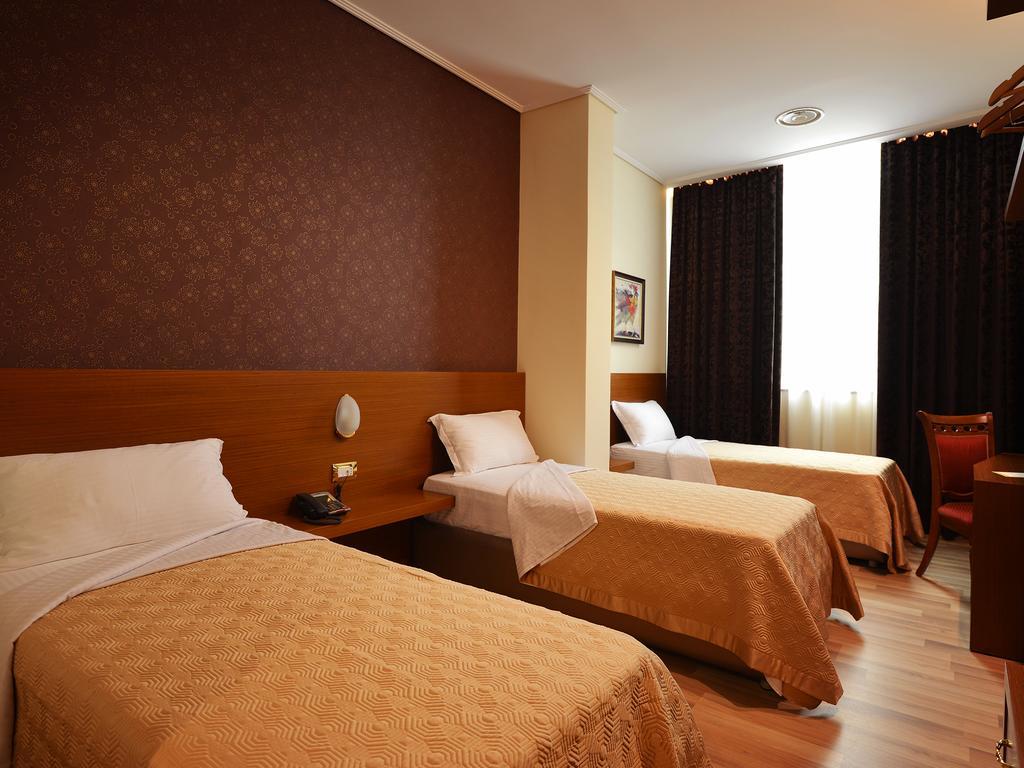 Hotel Austria ติรานา ภายนอก รูปภาพ