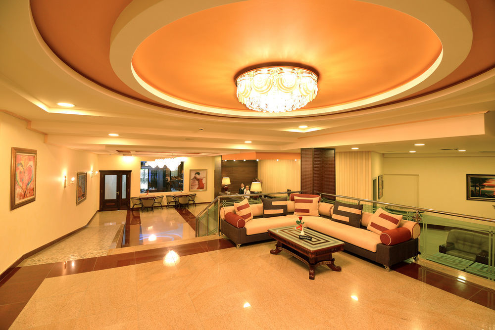 Hotel Austria ติรานา ภายนอก รูปภาพ
