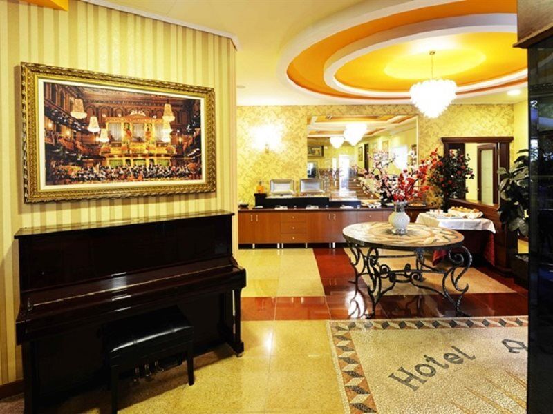 Hotel Austria ติรานา ภายนอก รูปภาพ